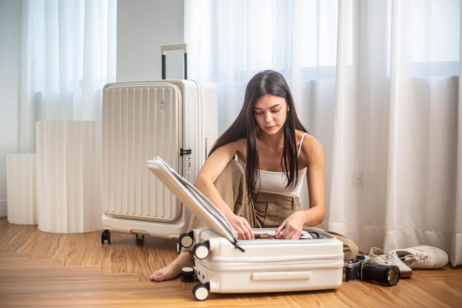 Acer Hardside Expandable Luggage Laptop Bag with Spinner Wheels, White