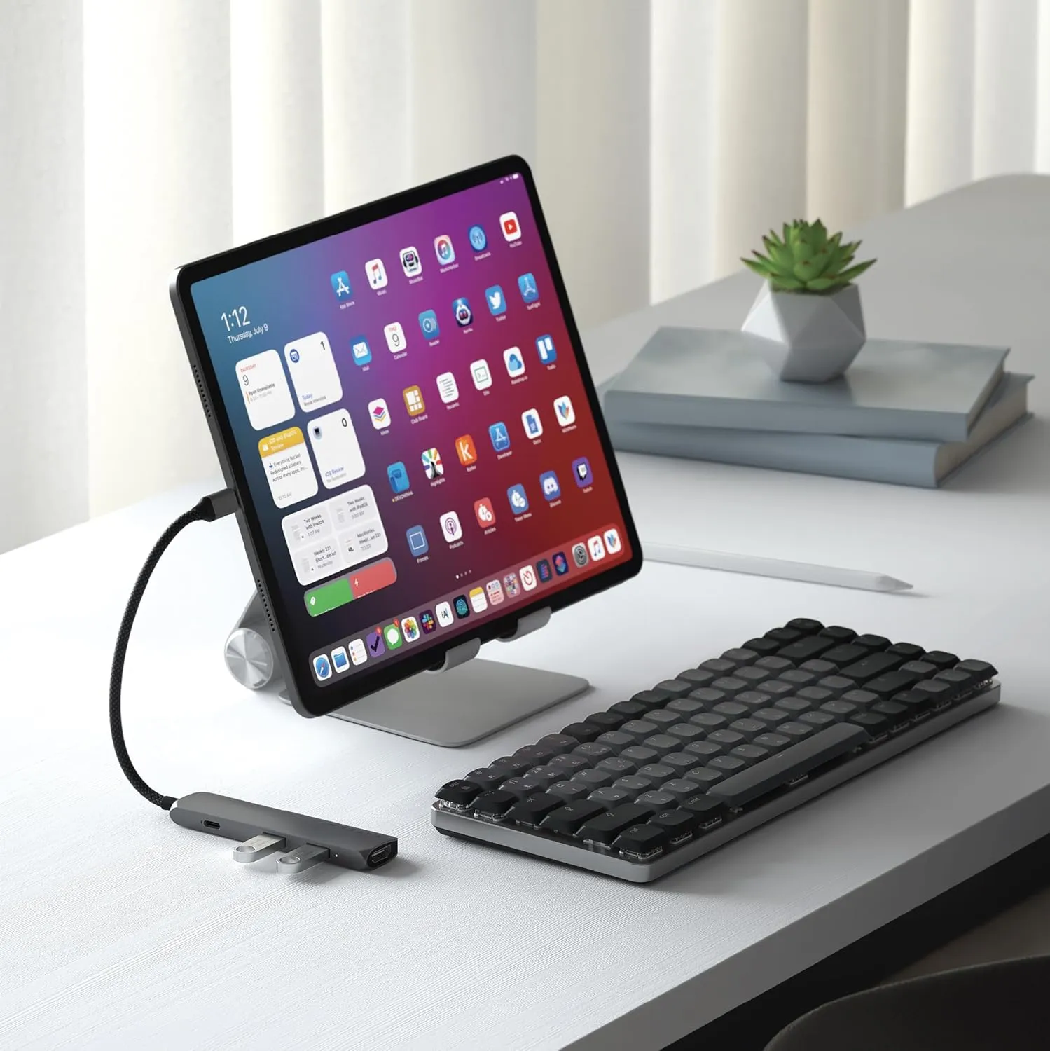 Satechi 4 in 1 USB C Hub Multiport Adapter (Space Gray, Sim Plus)